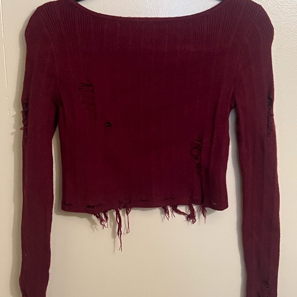 Maroon color torn cropped sweater